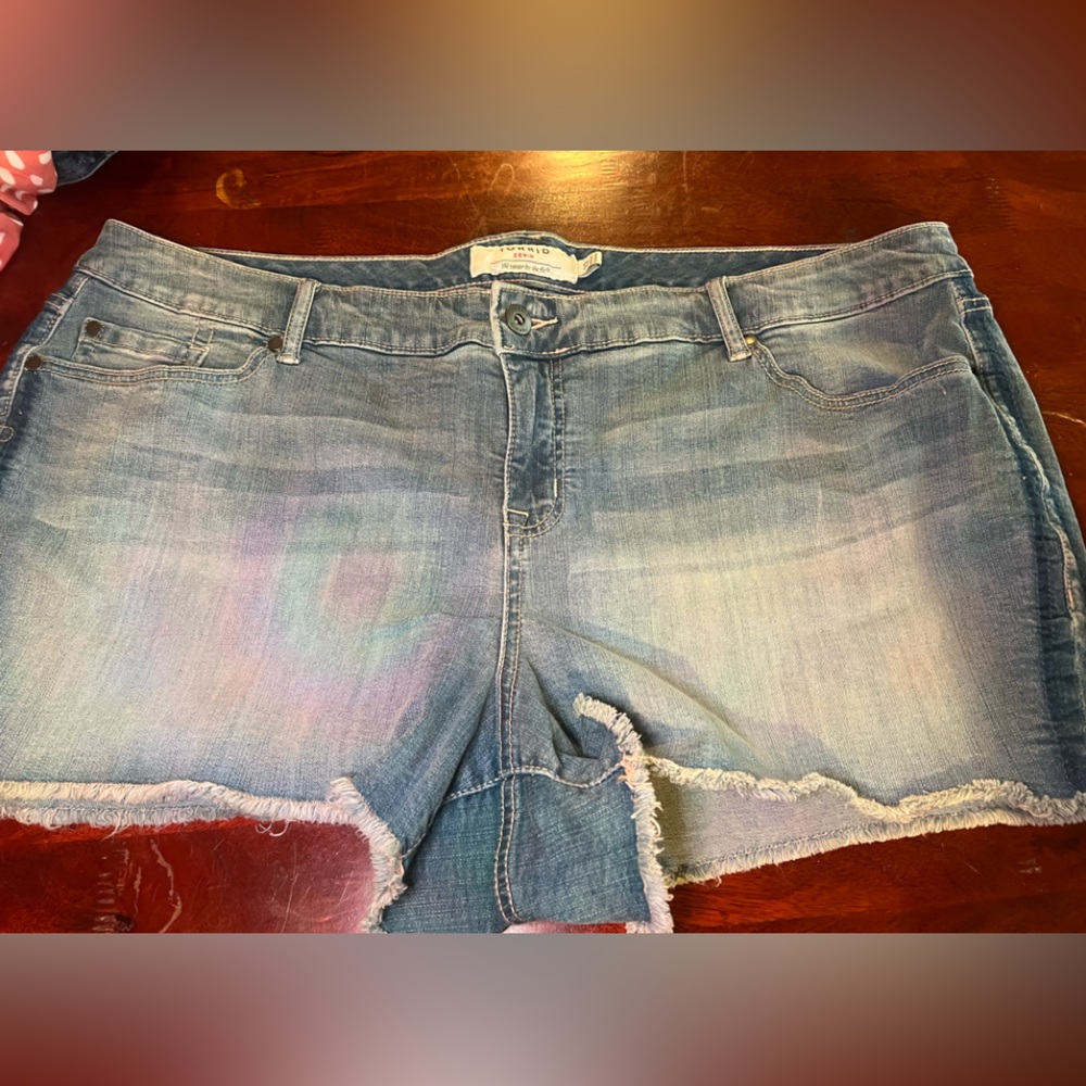 Torrid distressed hem 3 inch inseam shorts